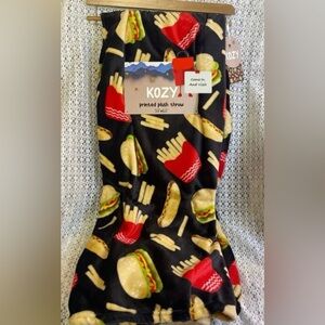 Plush Throw Blanket 50x60 Hamburgers Hot Dogs Fries  Fast Food Gift NEW NWT